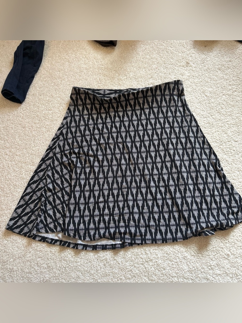 Ann Taylor Black and White Geometric A-Line Skirt